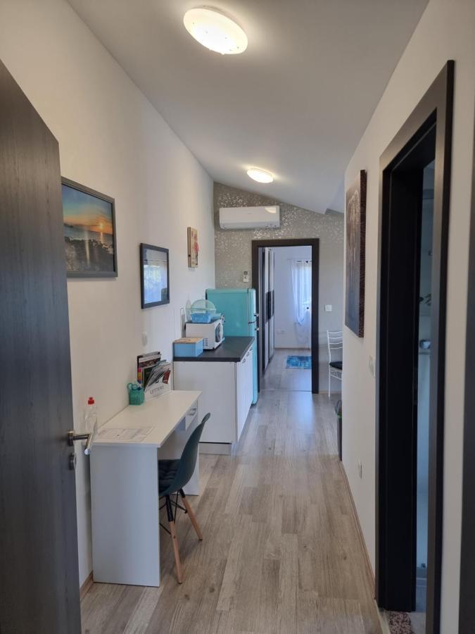 Apartment Pharos Zambratija  Exterior photo
